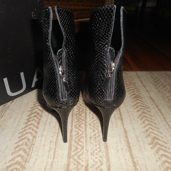 Black snakeskin python ankle boots, size 8 - Picture 4 of 7